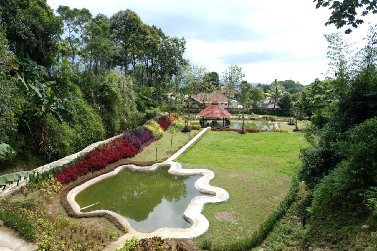 Taman Bukit Palem Resort ボゴール エクステリア 写真