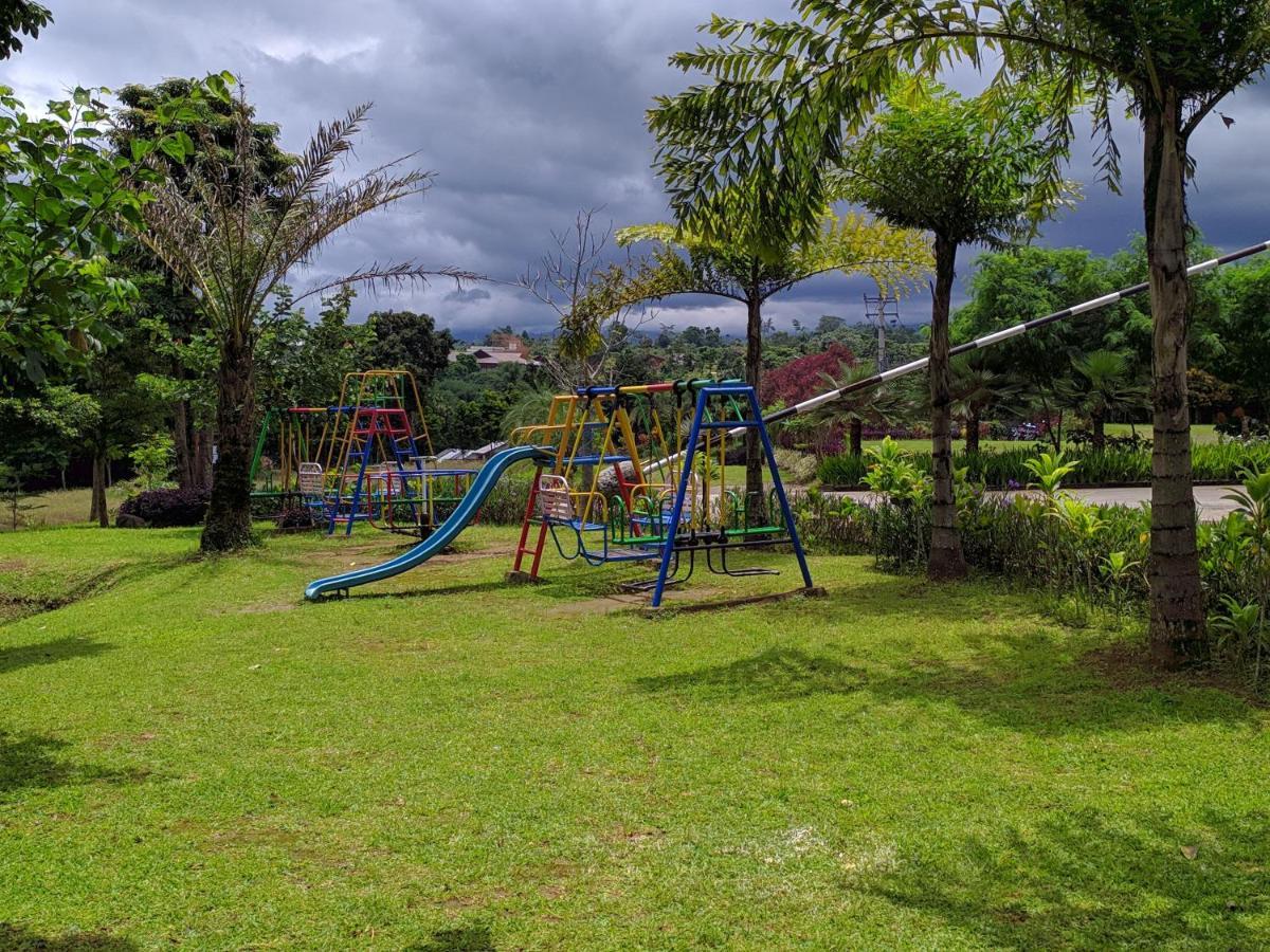 Taman Bukit Palem Resort ボゴール エクステリア 写真